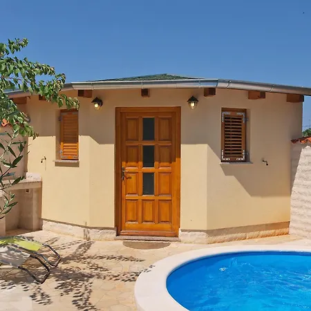 House Bojan 801 *